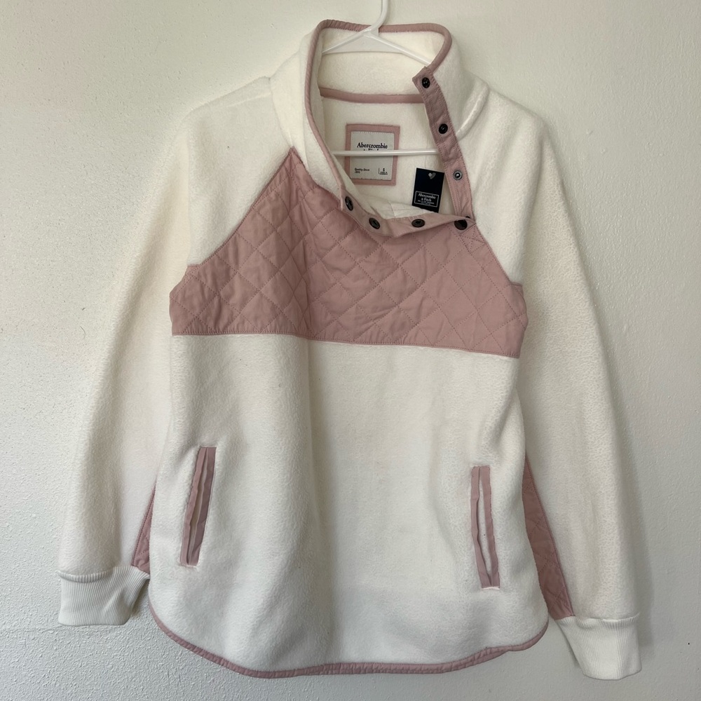 Women’s Abercrombie and Fitch White and Pink Size Small Pullover